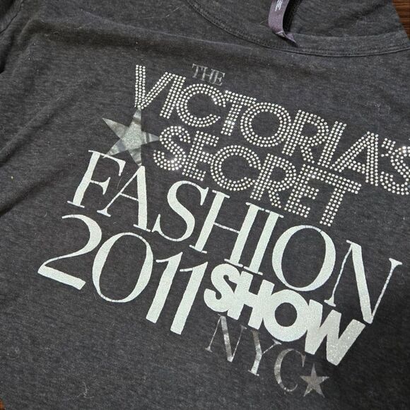 Victoria's Secret Black Super Model Essentials 2011 Fashion Show Tee Shirt - Picture 2 of 5